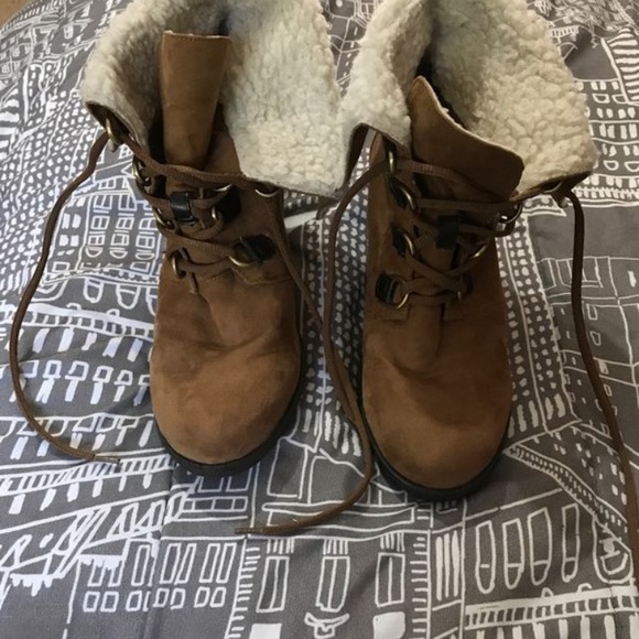 Size 8 women’s Heel Boots - Picture 3 of 4